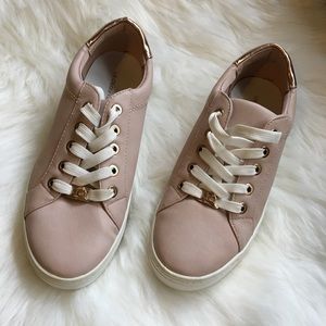 NWT Pink faux leather Liz Clairborne sneakers sz 7